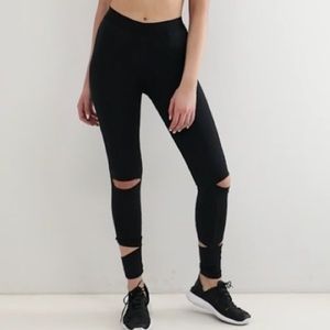 IVY PARK Pants - Ivy Park Active Slashed Leggings In Black IVY PARK Pants - Ivy Park Active Slashed Leggings In Black